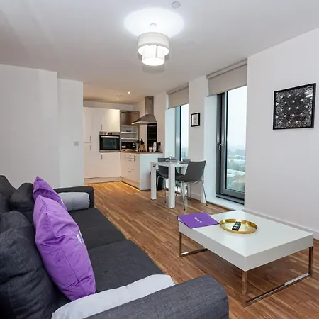 Apartment Modern And Cosy, Media City Two Bedroom Apartment, With Secure Parking And Access To Gym & Cinema Room Manchester