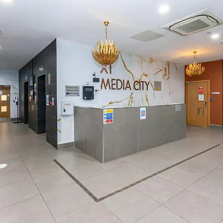 Modern And Cosy, Media City Two Bedroom Apartment, With Secure Parking And Access To Gym & Cinema Room Lejlighed *