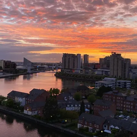 Apartment Waterfront View Studio Apartment Man Utd Stadium Manchester