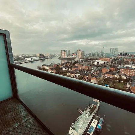 Waterfront View Studio Apartment Man Utd Stadium Apartment