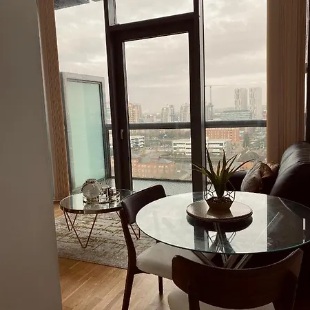 Διαμέρισμα Waterfront View Studio Apartment Man Utd Stadium *