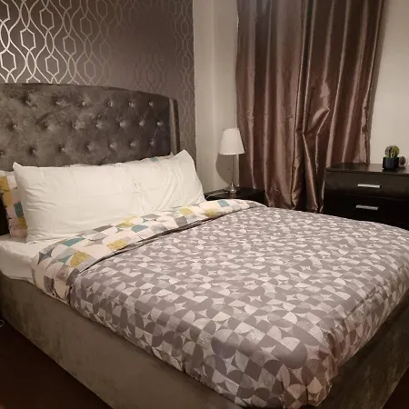 公寓 Lovely 2-bed In *