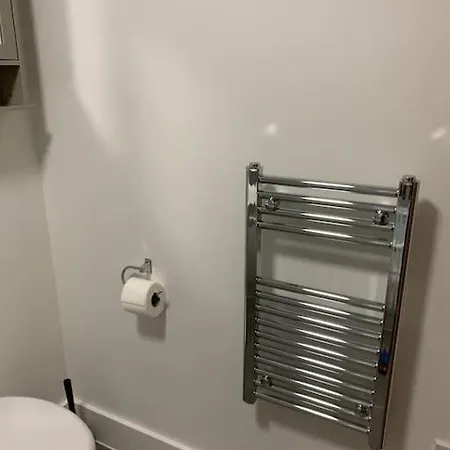 Apartment Red Ba Serviced Accommodation- Adelphi *