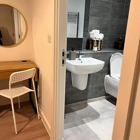 Kings Head Apartment Апартаменты *