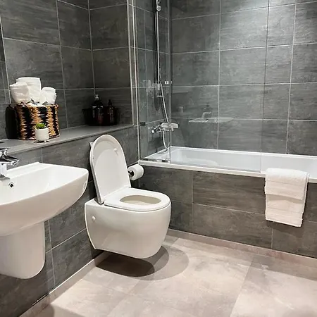 Апартаменты Kings Head Apartment *