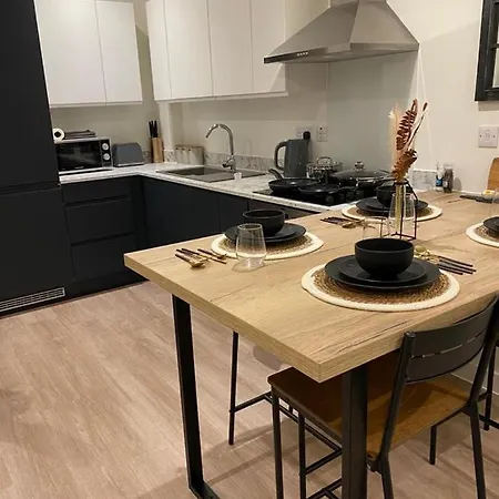 Апартаменты Kings Head Apartment *