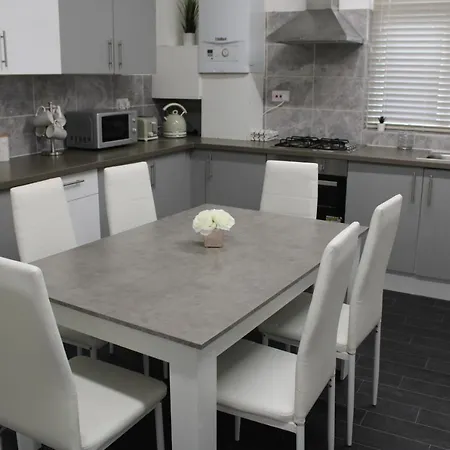Lovely, Spacious 3 Bed House Close To Centre Feriehus Manchester