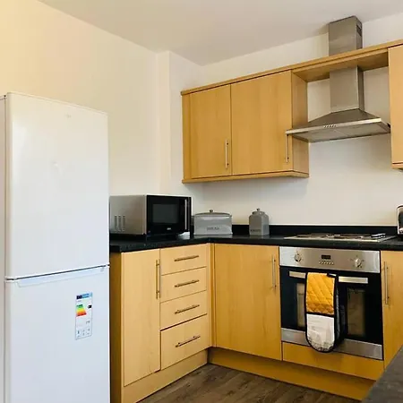Captivating 3-Bed House In Manchester Manchester