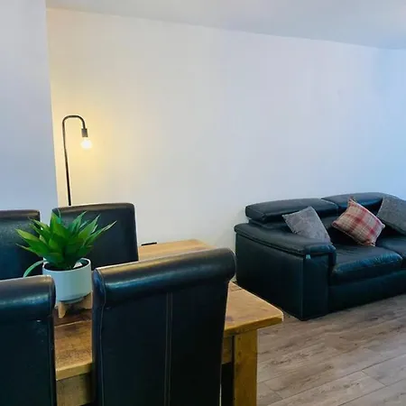 Captivating 3-Bed House In Manchester *