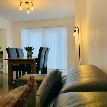 Captivating 3-Bed House In Manchester * Manchester