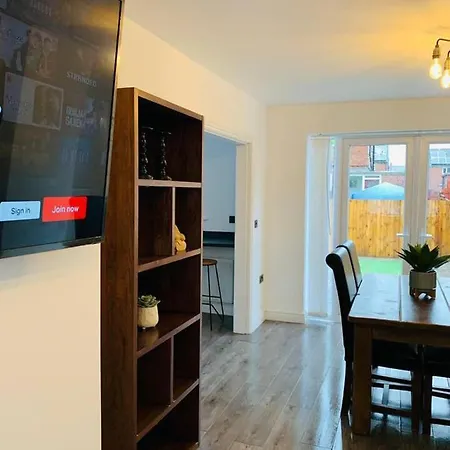 Captivating 3-Bed House In Manchester Feriehus *