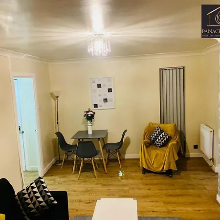 Holiday home Lovely 1 Bed House Share! Free Off Road Parking! Large Rear Garden