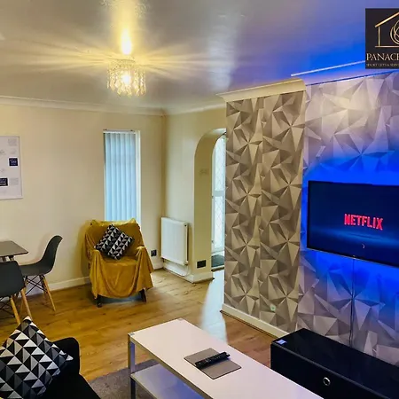 Holiday home Lovely 1 Bed House Share! Free Off Road Parking! Large Rear Garden