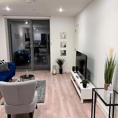 Апартаменты Kings Head Apartment *