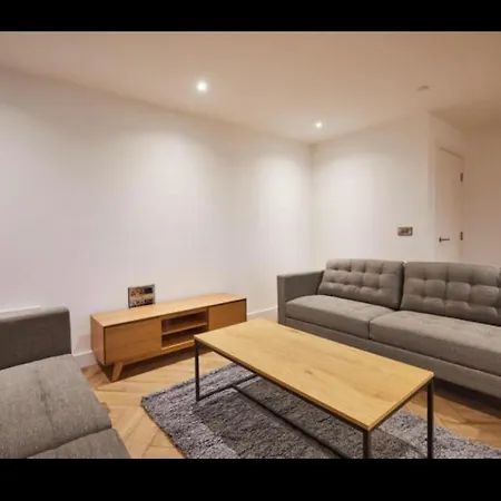 Luxurious Centre 2 Bed Apartment
