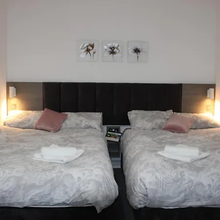 Lovely, Spacious 3 Bed House Close To Centre Feriehus Manchester