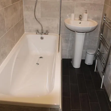 Feriehus Lovely, Spacious 3 Bed House Close To Centre Manchester