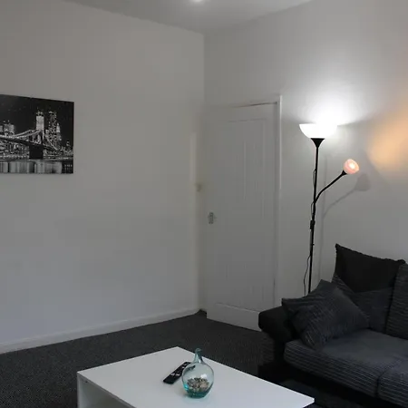 Lovely, Spacious 3 Bed House Close To Centre Feriehus *
