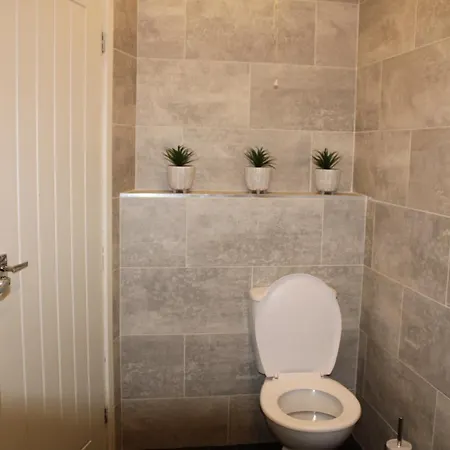 Lovely, Spacious 3 Bed House Close To Centre Holiday home Manchester