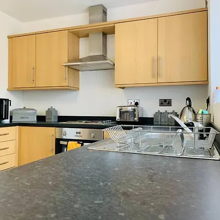 Feriehus Captivating 3-Bed House In Manchester Manchester