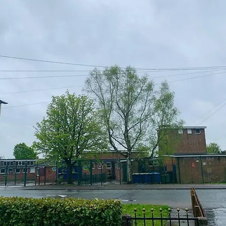 Captivating 3-Bed House In Manchester Feriehus