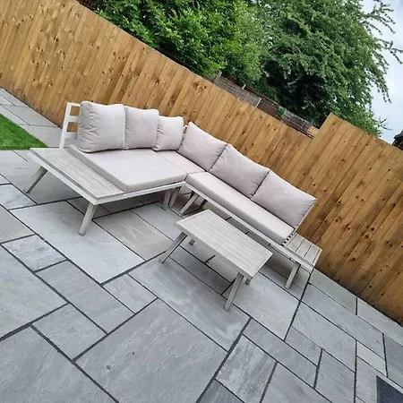 Captivating 3-Bed House In Manchester *