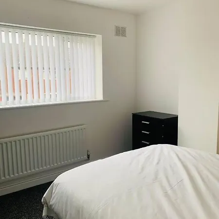Feriehus Captivating 3-Bed House In Manchester *