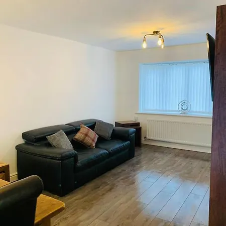 Feriehus Captivating 3-Bed House In Manchester Manchester
