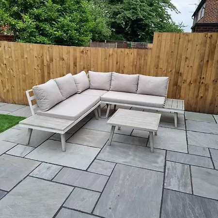 Captivating 3-Bed House In Manchester Feriehus *