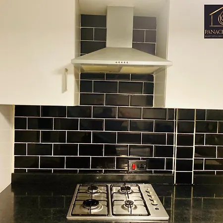 Lovely 1 Bed House Share! Free Off Road Parking! Large Rear Garden *