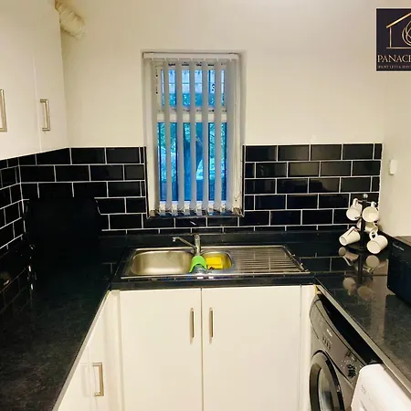 Holiday home Lovely 1 Bed House Share! Free Off Road Parking! Large Rear Garden