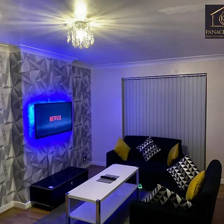 Lovely 1 Bed House Share! Free Off Road Parking! Large Rear Garden * Manchester
