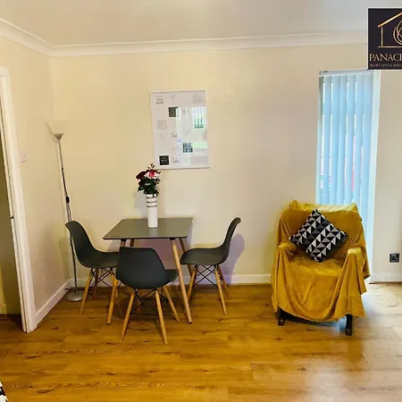 Lovely 1 Bed House Share! Free Off Road Parking! Large Rear Garden
