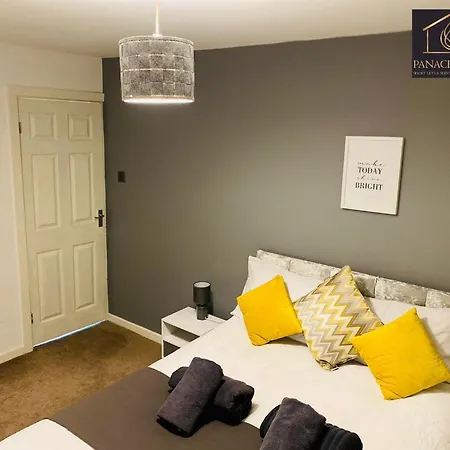 Holiday home Lovely 1 Bed House Share! Free Off Road Parking! Large Rear Garden *