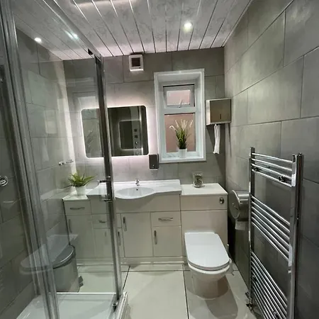 Hendham House - Near Etihad Stadium, Coop Live Arena, Ao Arena, Piccadilly Train Station & Centre 2*