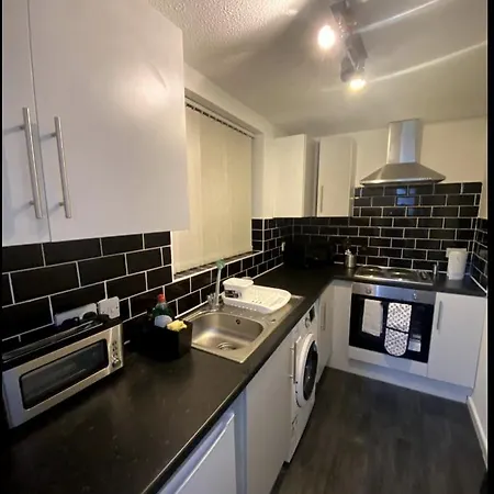 Lovely 1 Bedroom Apartment With Free Parking