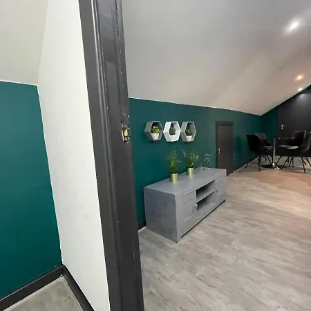 Feriehus Lovely Party House - Centrally Located *