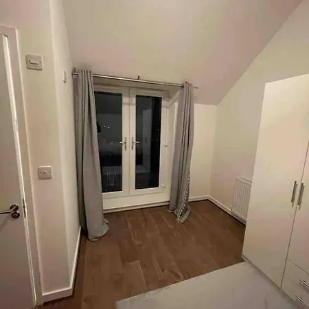 Entire 3 Bedroom Cosy In A Great Location. * Манчестер