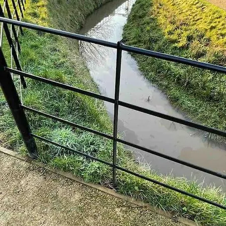 Entire 3 Bedroom Cosy In A Great Location. * Манчестер