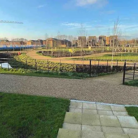 Апартаменты Entire 3 Bedroom Cosy In A Great Location. *