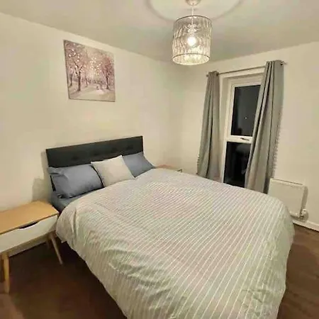 Апартаменты Entire 3 Bedroom Cosy In A Great Location.