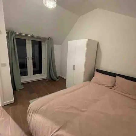 Entire 3 Bedroom Cosy In A Great Location. Апартаменты Манчестер