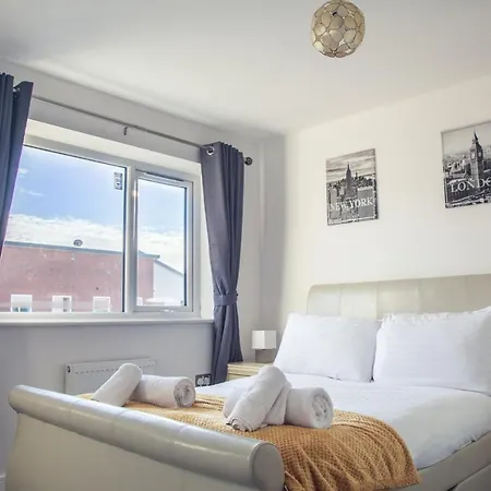 Walking Distance To Etihad And Coop Live Arena With Free Parking Manchester