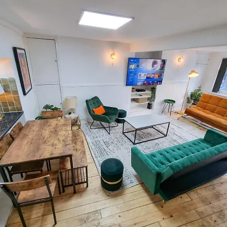 Holiday home Manchester's Only Centre Detached House *