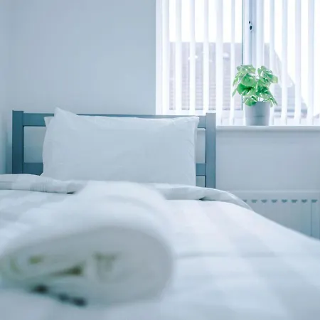 Luxury 3 Bedroom House Close To Center *