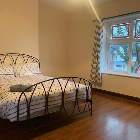 3/4 Bedroom House * מנצ'סטר