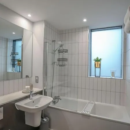 Large Luxury 3 Bed Apart Media City Free Parking Manchester