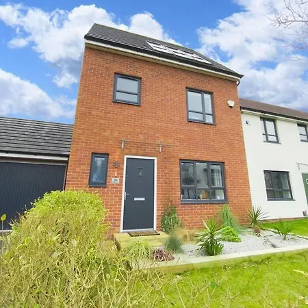 Stunning 4 Bed House With Cinema & Parking 펜션 맨체스터