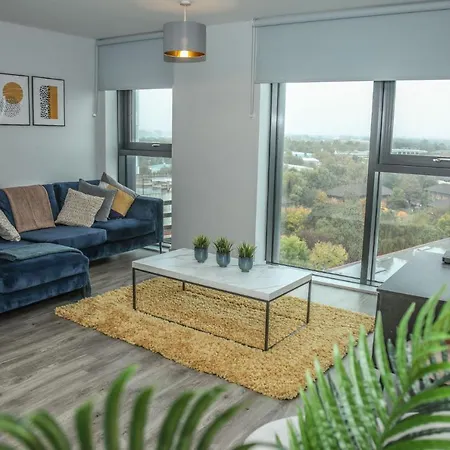 Large Luxury 3 Bed Apart Media City Free Parking *