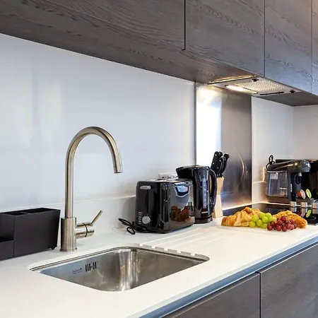 Brand New One Bedroom Apartment In Manchester, Sleeps 4 * Манчестер
